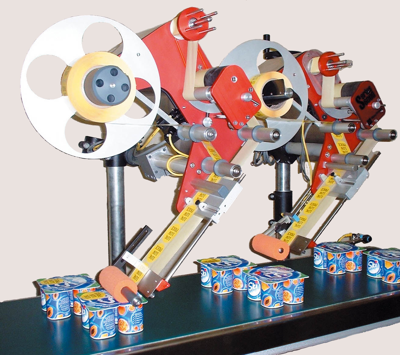 Label applicators for food packaging